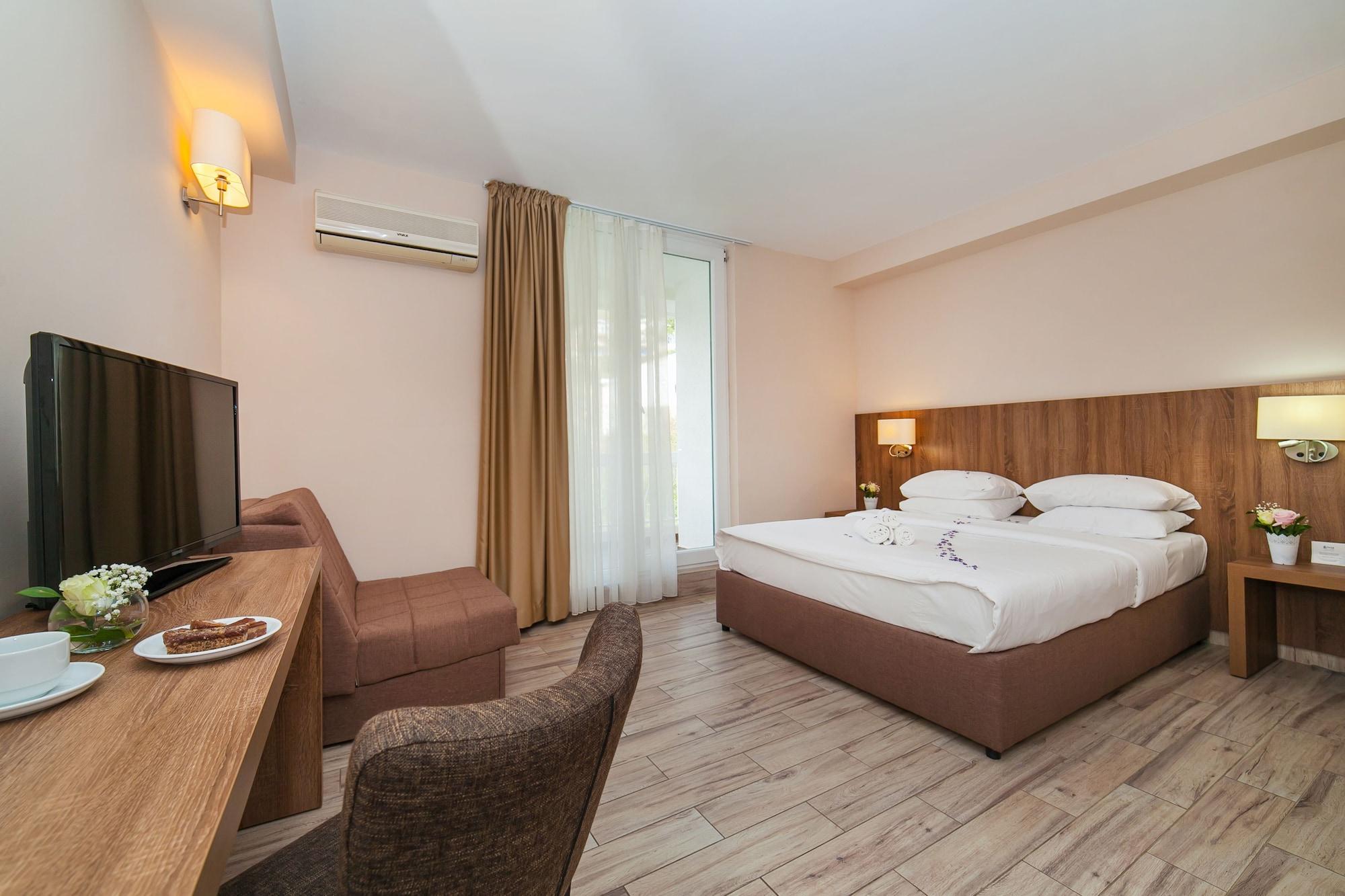 Sato Conference And Spa Hotel Сутоморе Екстериор снимка